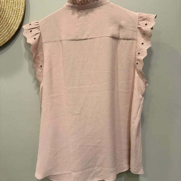 Ann Taylor Soft Pink Large Petite Eyelet Trim Sleeveless Top - Picture 2 of 5